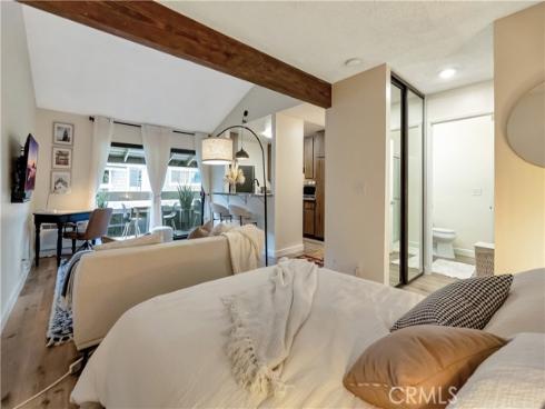 174  Streamwood  , Irvine, CA