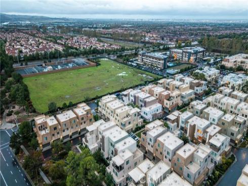 217  Magnet  , Irvine, CA