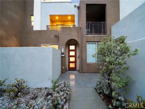 217  Magnet  , Irvine, CA