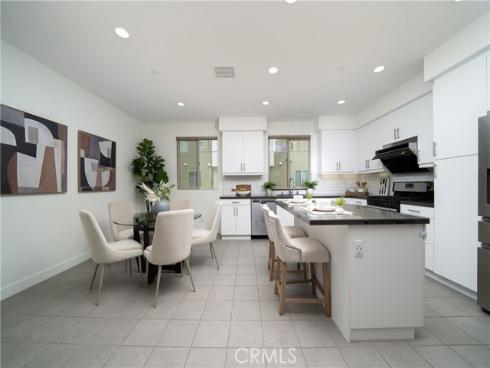 217  Magnet  , Irvine, CA