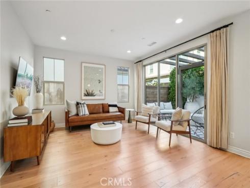 110  Globe  , Irvine, CA