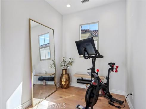 110  Globe  , Irvine, CA