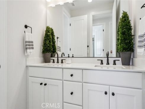 110  Globe  , Irvine, CA