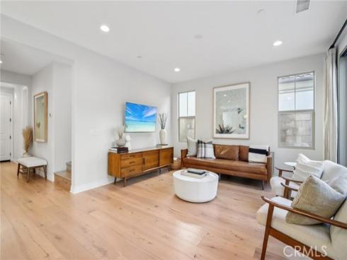 110  Globe  , Irvine, CA