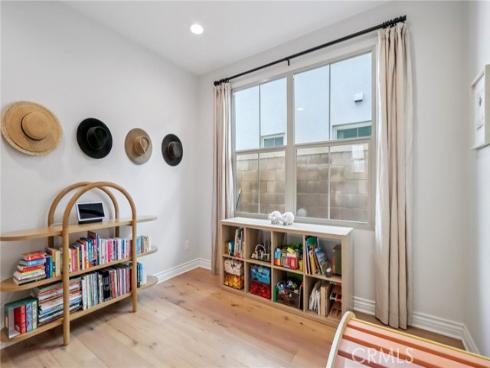 110  Globe  , Irvine, CA