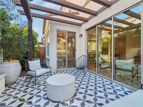 110  Globe  , Irvine, CA