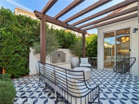 110  Globe  , Irvine, CA