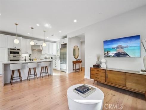 110  Globe  , Irvine, CA