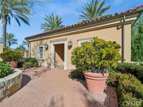 110  Globe  , Irvine, CA