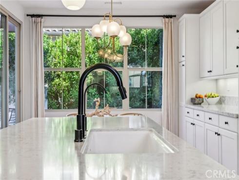 110  Globe  , Irvine, CA