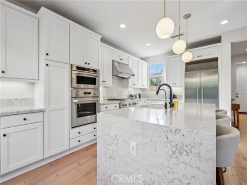 110  Globe  , Irvine, CA