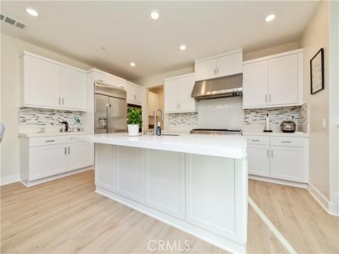 200  Zawn  , Irvine, CA