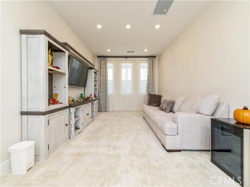 200  Zawn  , Irvine, CA