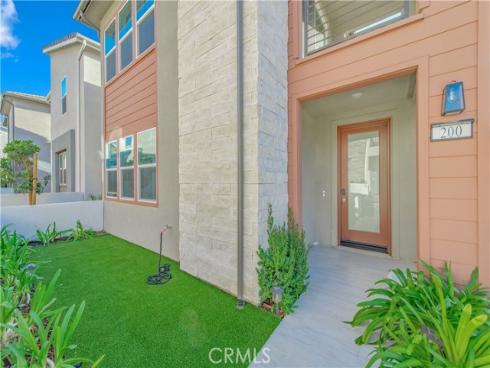 200  Zawn  , Irvine, CA