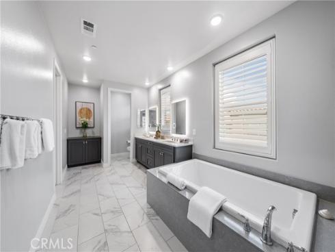 113  Wanderer  , Irvine, CA