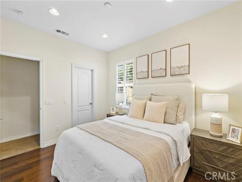 21  Paperbark  , Irvine, CA