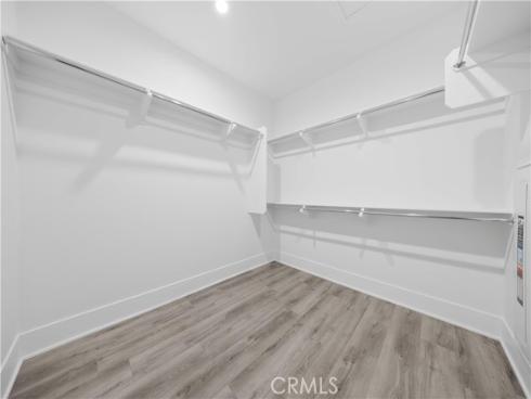 59  Longchamp  , Irvine, CA