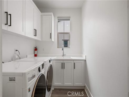 59  Longchamp  , Irvine, CA