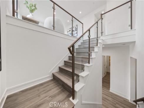 59  Longchamp  , Irvine, CA