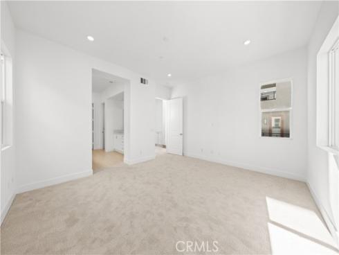 165  Sawbuck  , Irvine, CA