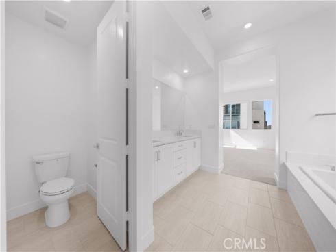 165  Sawbuck  , Irvine, CA