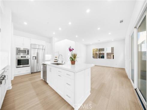 165  Sawbuck  , Irvine, CA