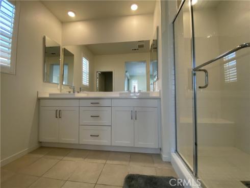 129  Cadence  , Irvine, CA