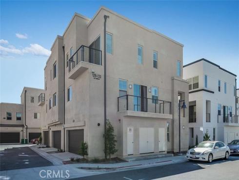 129  Cadence  , Irvine, CA