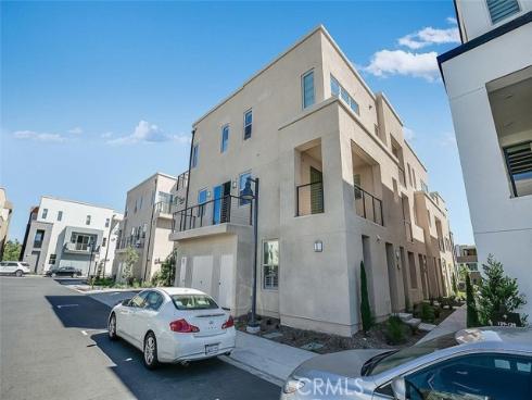 129  Cadence  , Irvine, CA