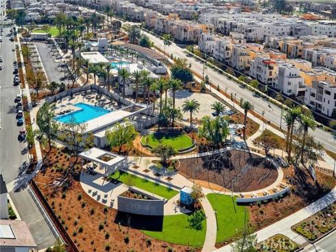 129  Cadence  , Irvine, CA