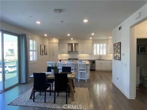 129  Cadence  , Irvine, CA