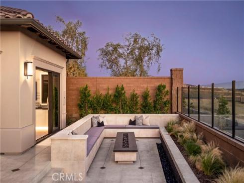 560  Peninsula  , Irvine, CA