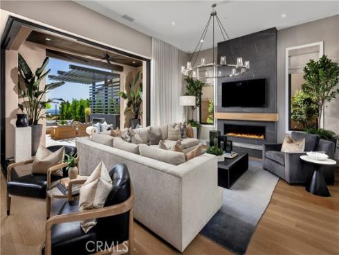 560  Peninsula  , Irvine, CA