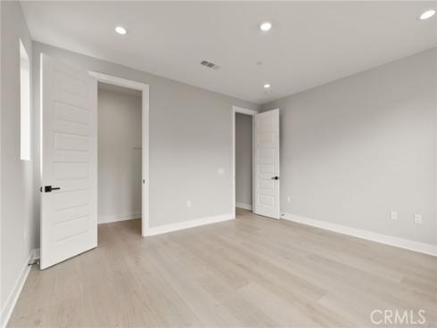 204  Stage  , Irvine, CA