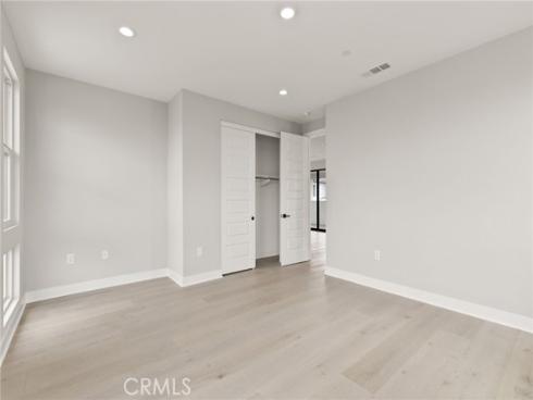 204  Stage  , Irvine, CA