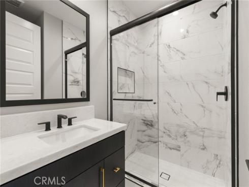 204  Stage  , Irvine, CA