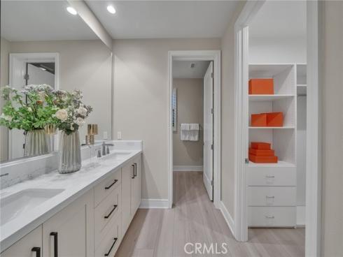 100  Albero  , Irvine, CA