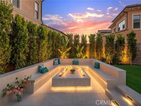 100  Albero  , Irvine, CA