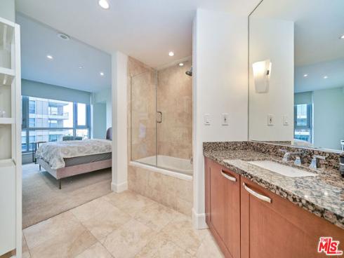 5072  Scholarship  505D , Irvine, CA