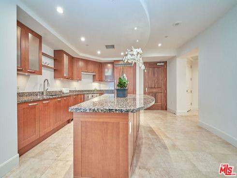 5072  Scholarship  505D , Irvine, CA