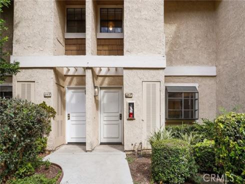 162  Pineview  , Irvine, CA