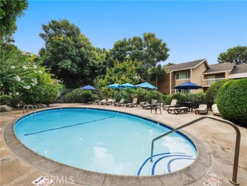 162  Pineview  , Irvine, CA
