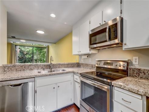 162  Pineview  , Irvine, CA