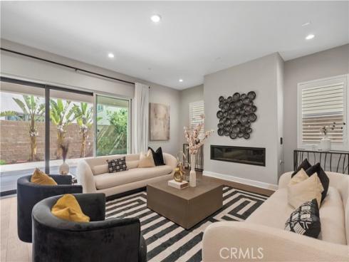 370  Sawbuck  , Irvine, CA