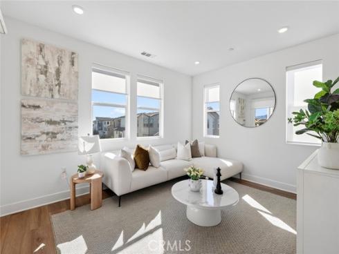 418  Lobata  , Irvine, CA