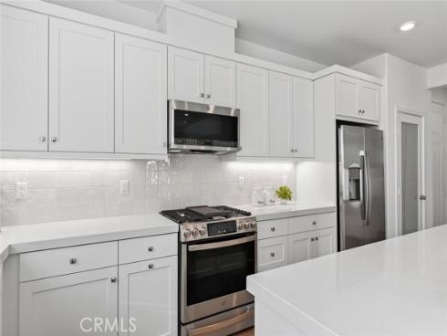 418  Lobata  , Irvine, CA