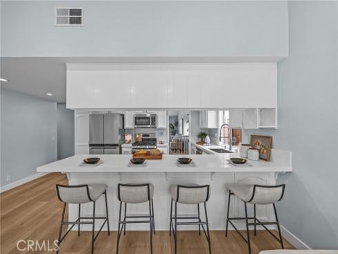 11  De Forest  , Irvine, CA