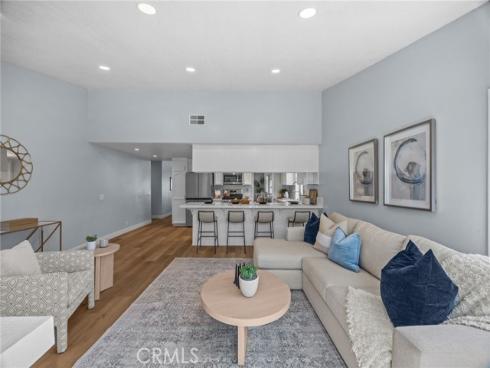 11  De Forest  , Irvine, CA