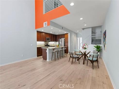 543  Rockefeller  , Irvine, CA