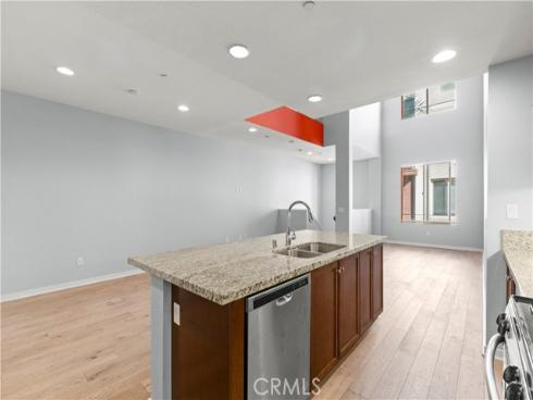 543  Rockefeller  , Irvine, CA